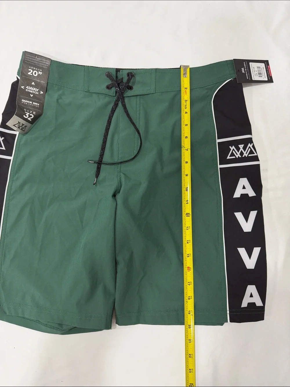 AVVA Hole Shot 20in Boardshorts Size: 32